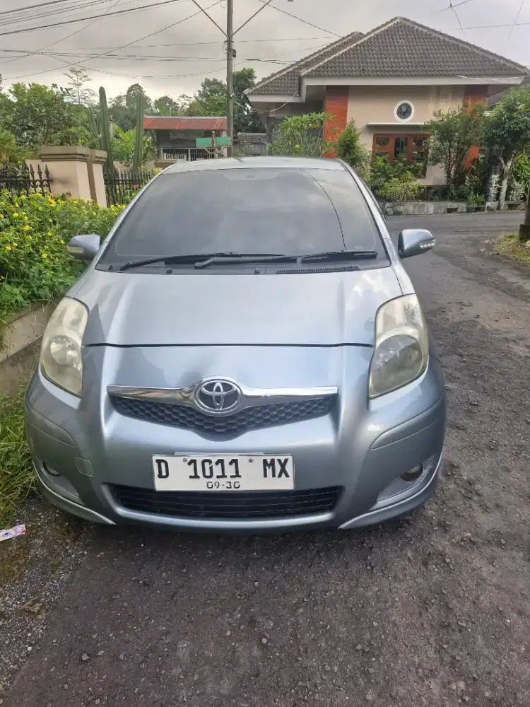 Toyota Yaris E AT 2010