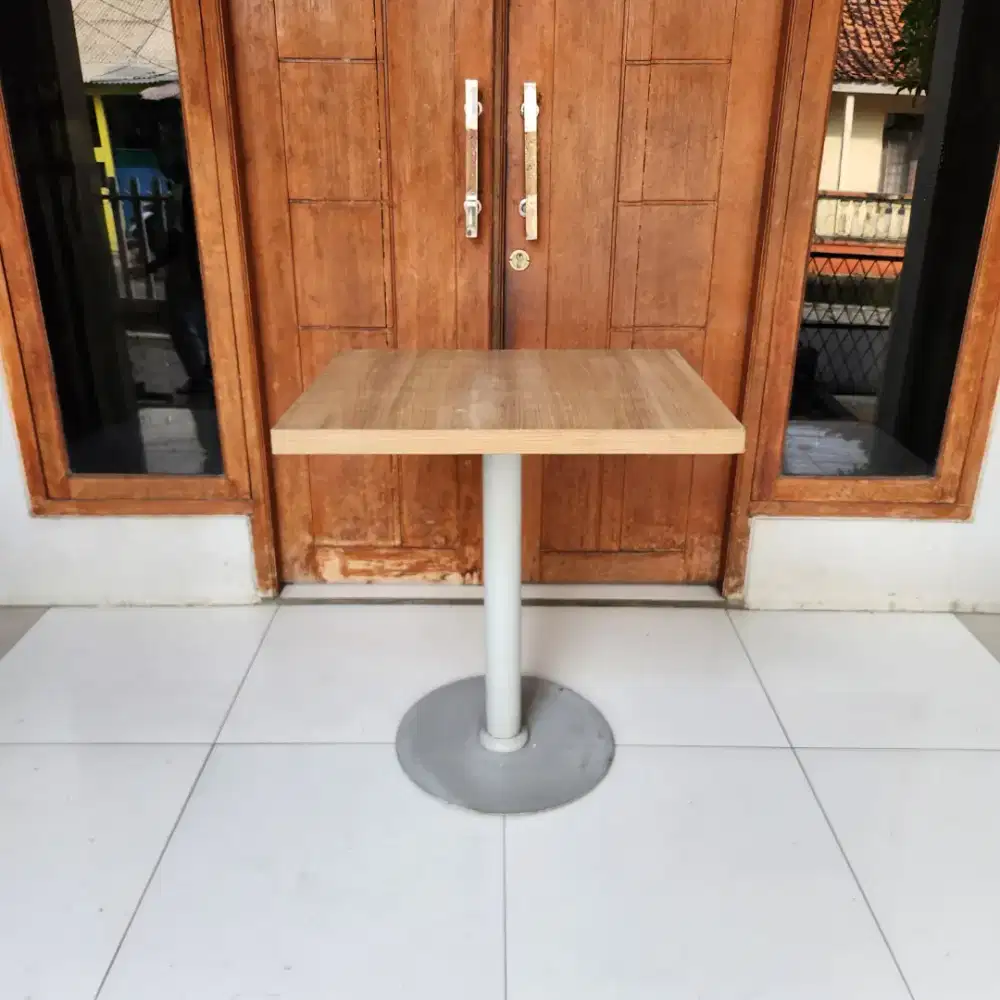 Meja ex Cafe - Meja ex Resto M4