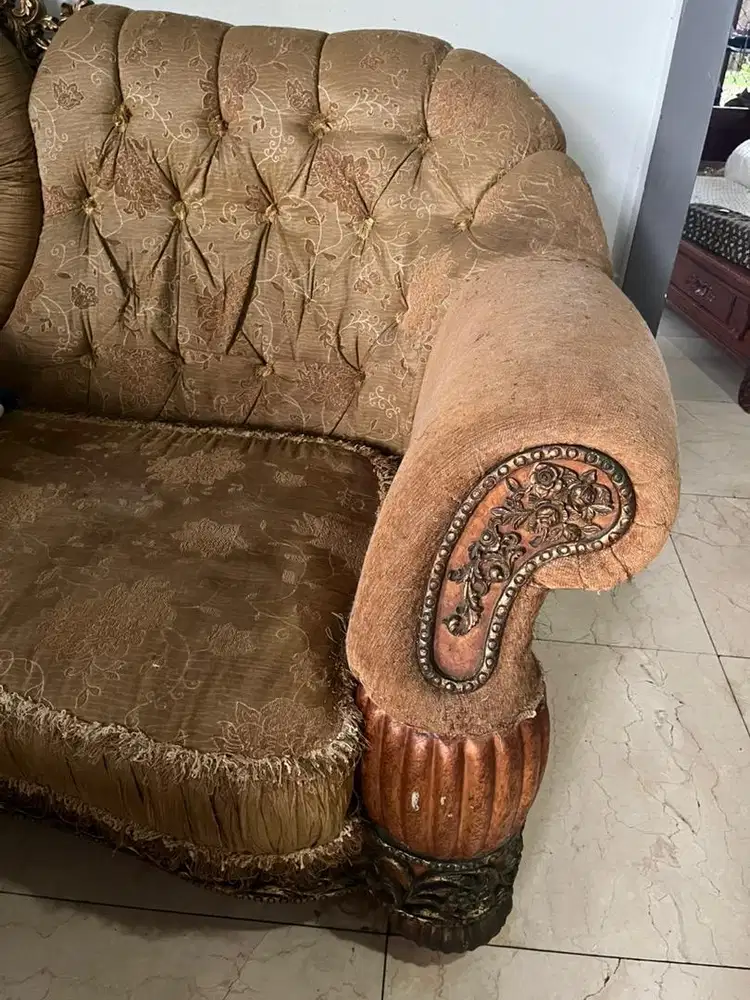 Set Sofa Tamu Mewah Vintage 2 Sofa Besar + Meja Ukir Kayu Jumbo