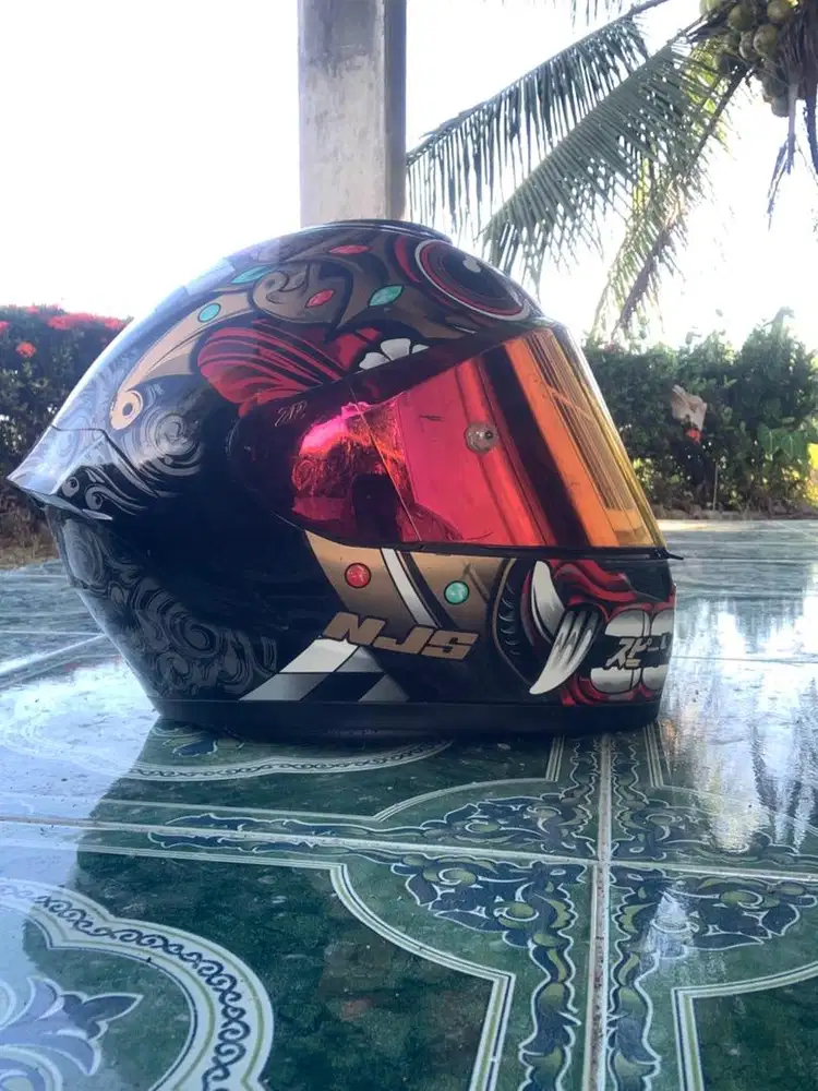 Helm NJS di jual cepat