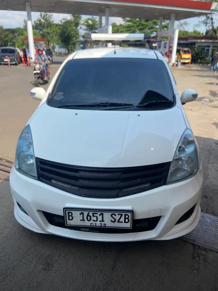 Nissan Grand livina 2012 Ultimate Matic