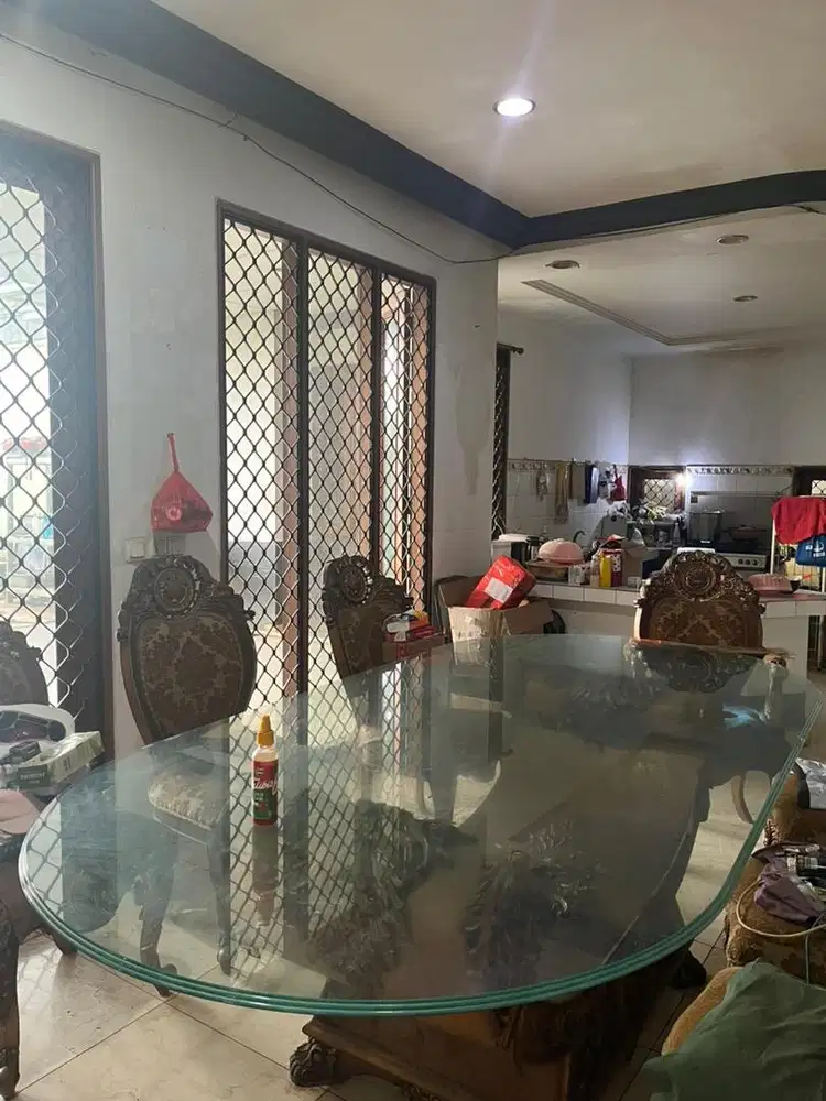 Meja Makan Jati Kaca Tebal 8 Kursi Ukir Klasik Mewah