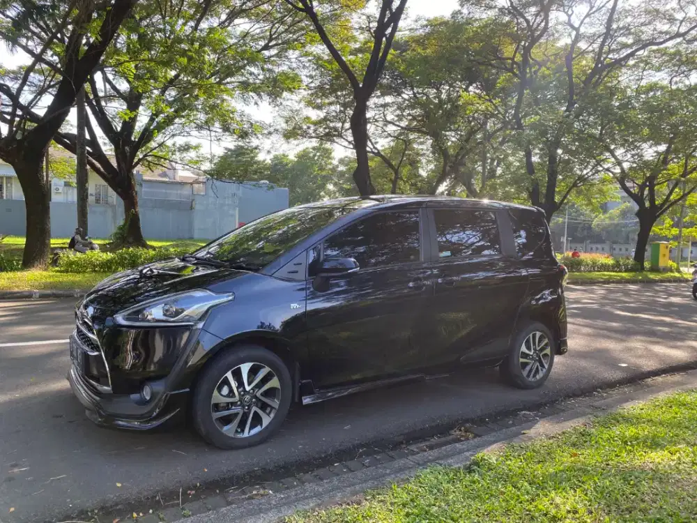[LOW KM 68Rb] Sienta Q 2017 Matic Termurah