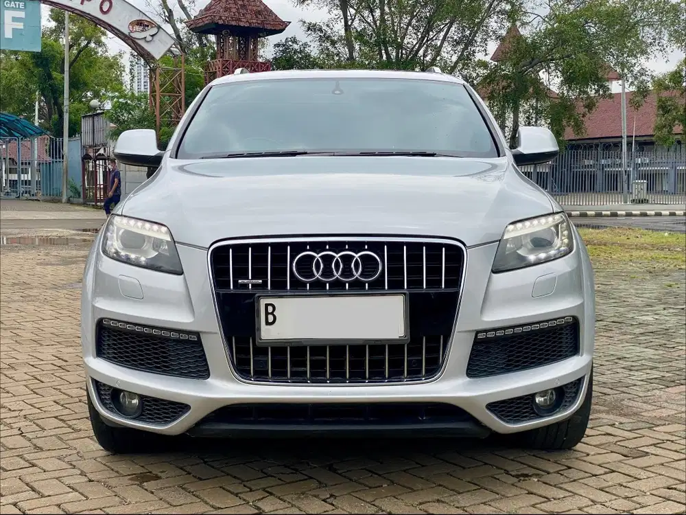 AUDI Q7 3.0 AT SILVER 2012
