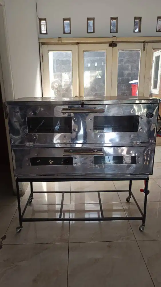 Oven Gas Stainless 2 Pintu, Api Atas Bawah + kaki roda (besi)