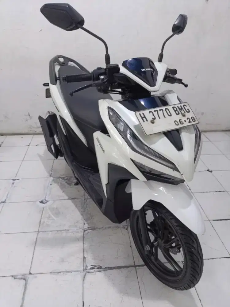 vario 150 putih 2018