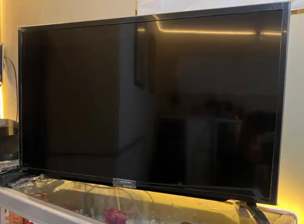 Jual tv Sharp 32 seperti baru.