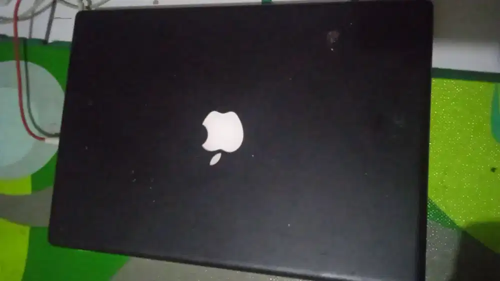 Laptop apple macbook 2009.bisa goggle youtube. Ngetik2. Minus polaris
