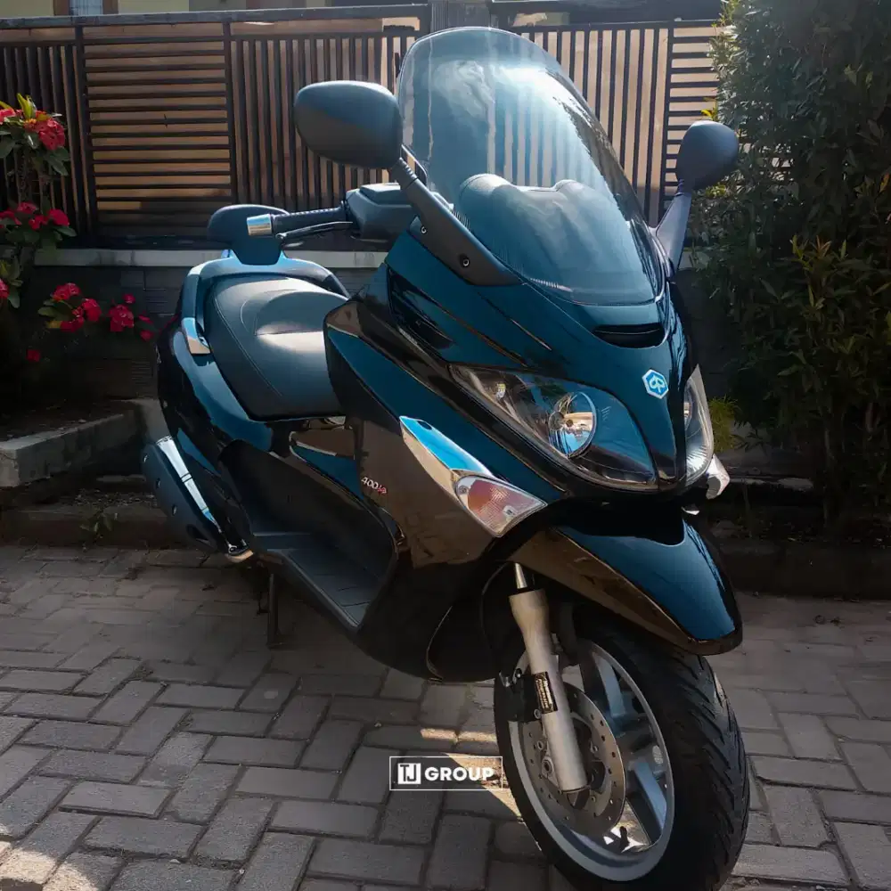 FOR SALE!! Piaggio X Evo 400 ie CBU 2011