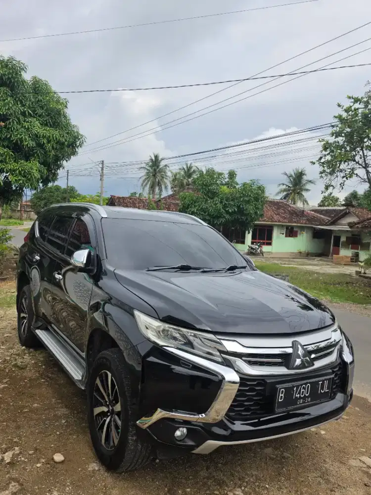 All new Pajero Sport Dakar Black