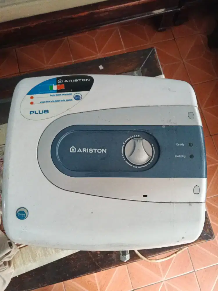 Water heater ariston 15L