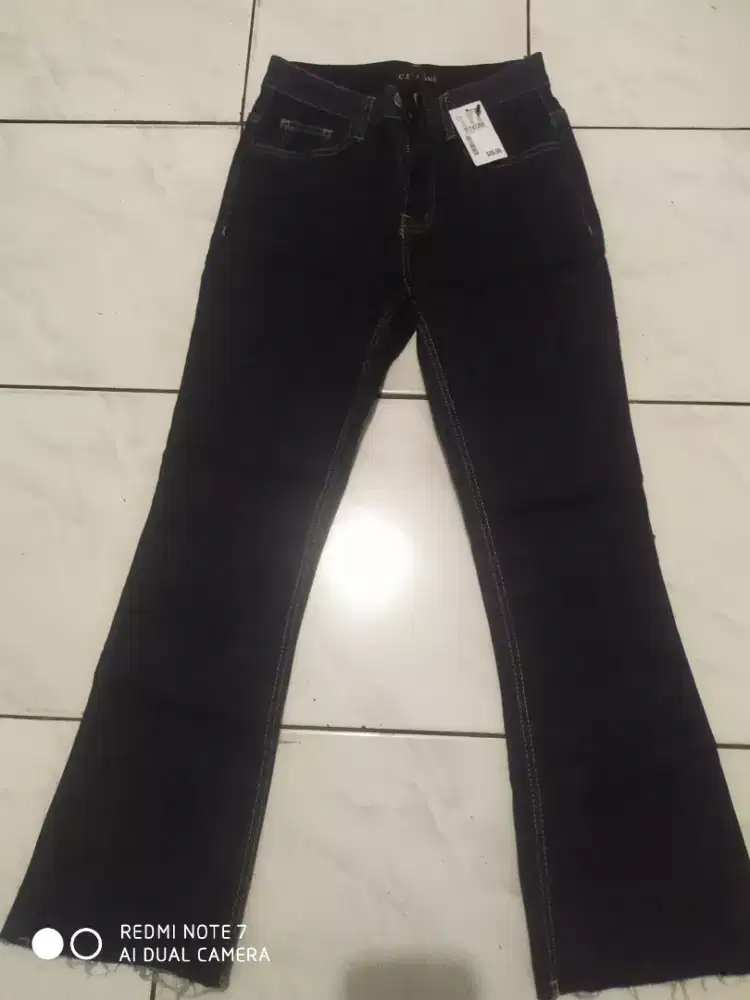 Celana jeans cutbray wanita