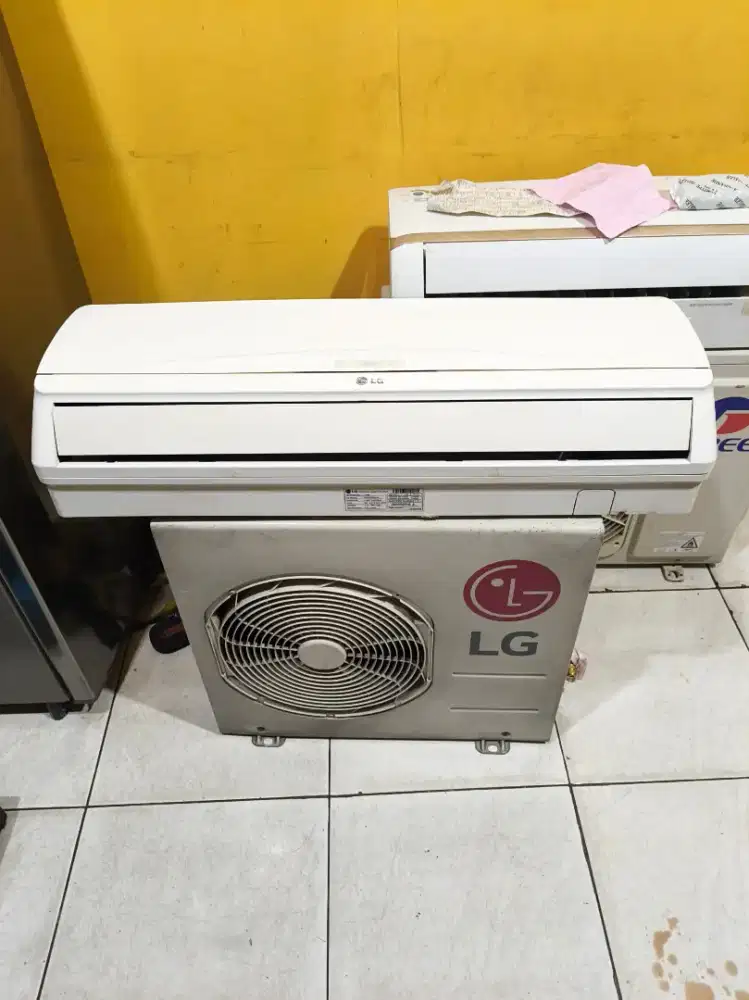 AC split merk LG 1/2pk dingin bagus bergaransi