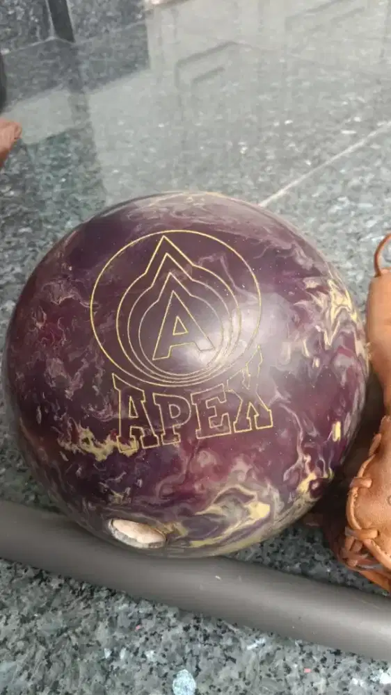 Bola bowling seri Apex