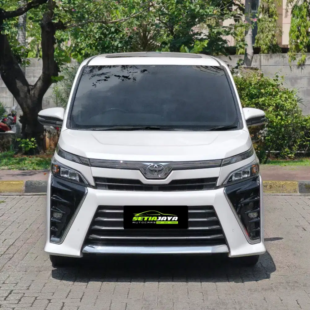 Toyota Voxy 2000cc matic 2019