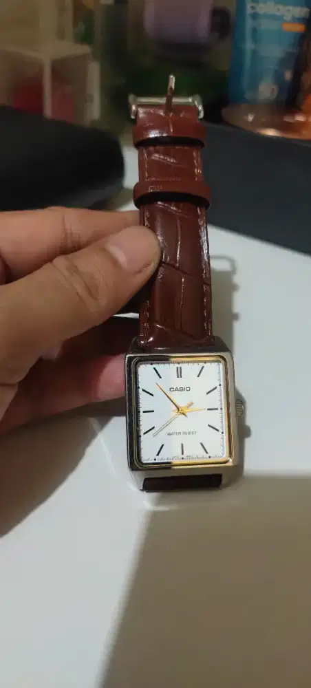 Di jual jam tangan Casio dan jelly box Z