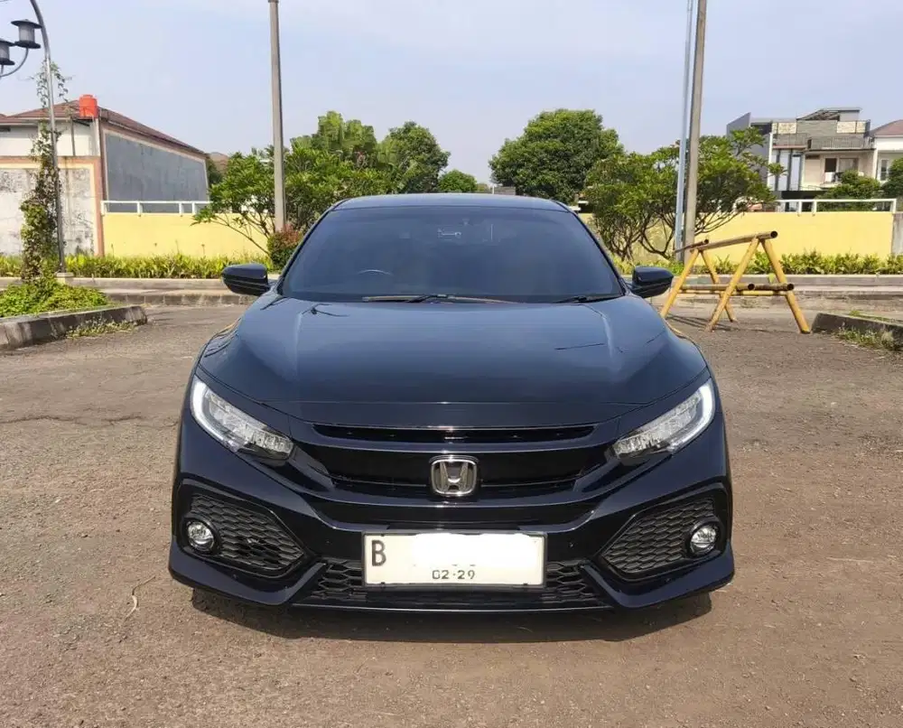 KM 60rbn Honda Civic Turbo Hatchback E AT 2019 Hitam Full Original