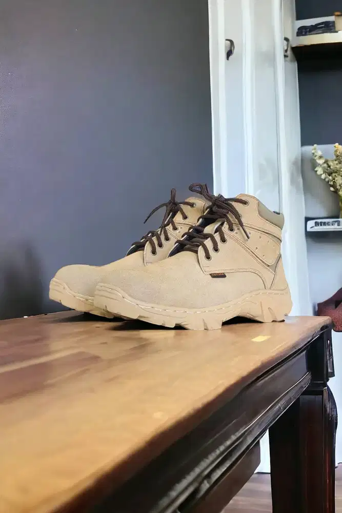 Unggul Sepatu safety pabrik Dumai