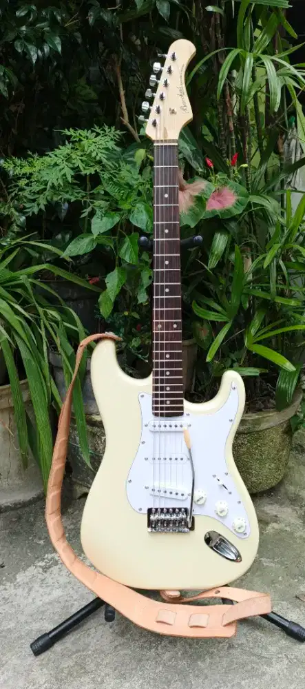 GITAR STRATOCASTER BACCHUS JEPANG BST-1R 99% BARU, MULUS BANGET