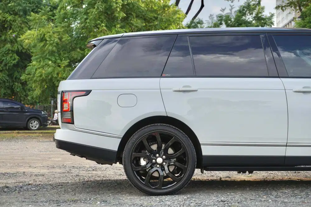 KM 15RB !! Land Rover Range Rover Vogue LWB 2015
