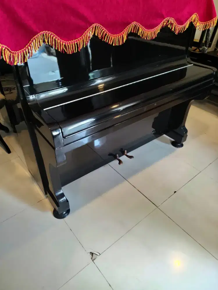 Piano gading buatan Amerika