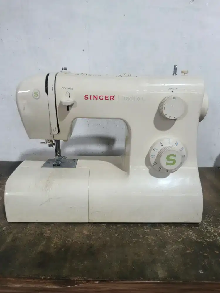 MESIN JAHIT PORTABLE SINGER SERI 2273