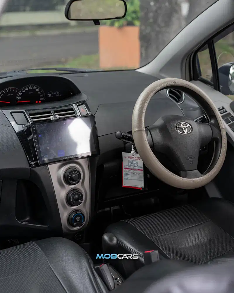YARIS E AT 2012 • LOW KM •