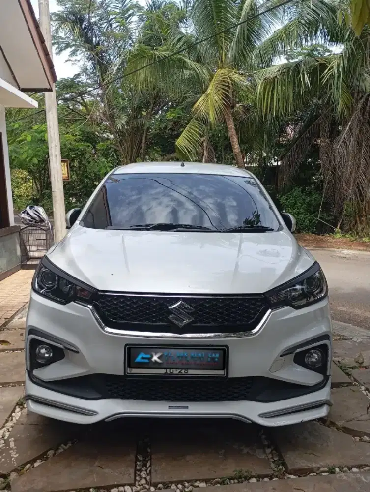 Rental mobil. Sewa mobil harian, mingguan & bulanan lepas kunci.