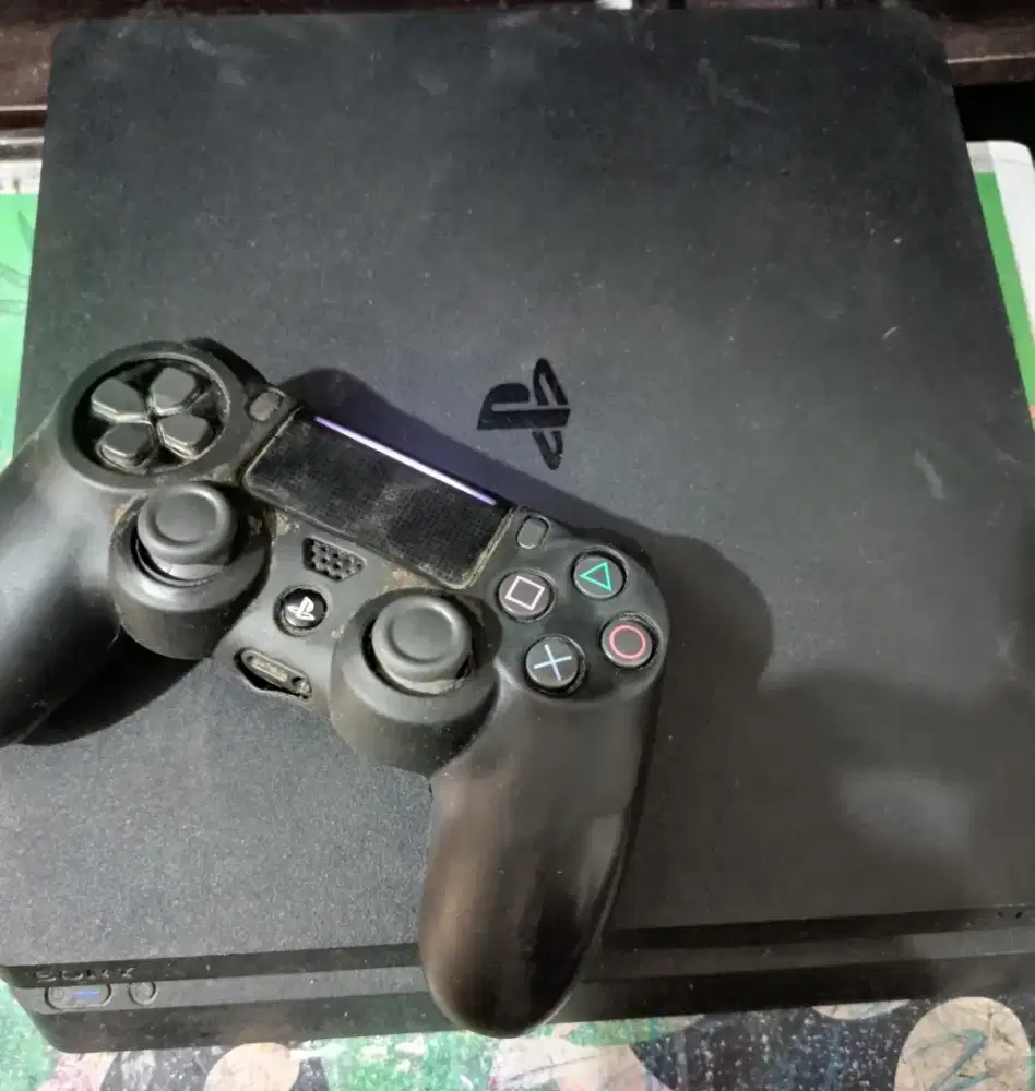 Console ps4 slim memori 500GB