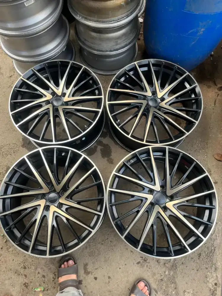 KMC km697 original ring 20 lebar 8,5 pcd 5x114,3 ET 35 4pcs