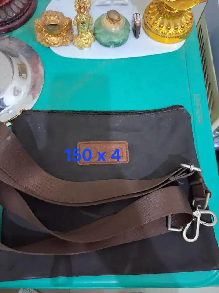 Tali tas warna coklat 
Uk 150 x 4 tali untuk tas 
Limited edition 
Bar
