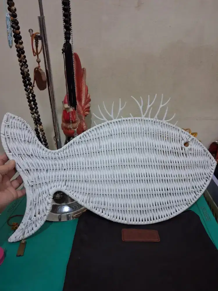 Dekorasi dinding 
Model ikan warna putih 
Limited edition 
Barang tera