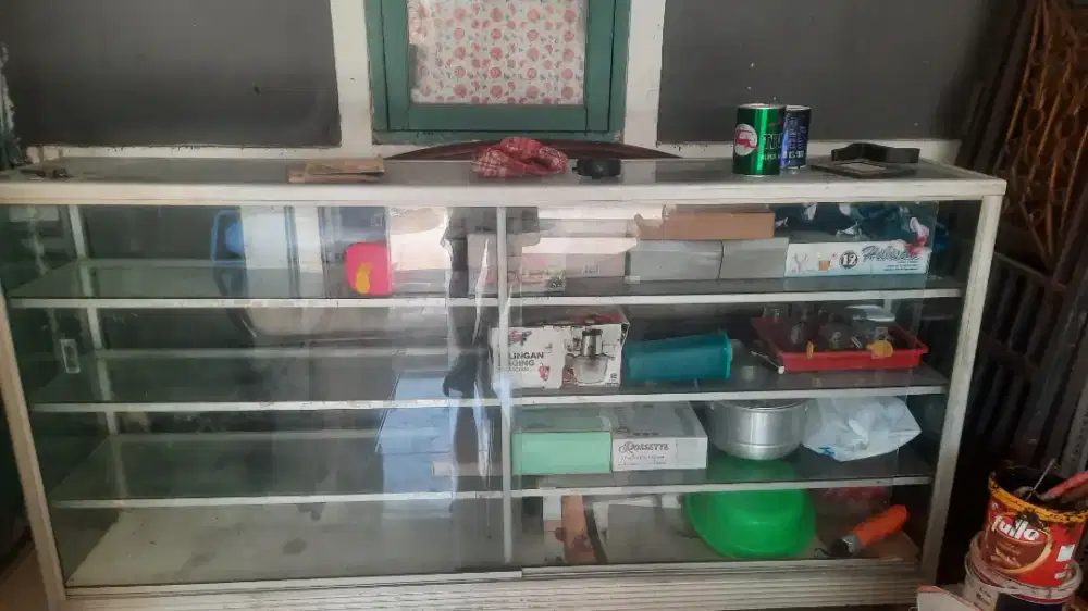 Dijual etalase second