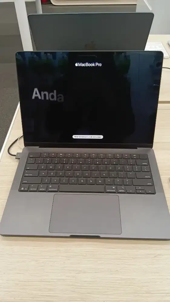 MacBook Pro 14 inci 16GB/1TB