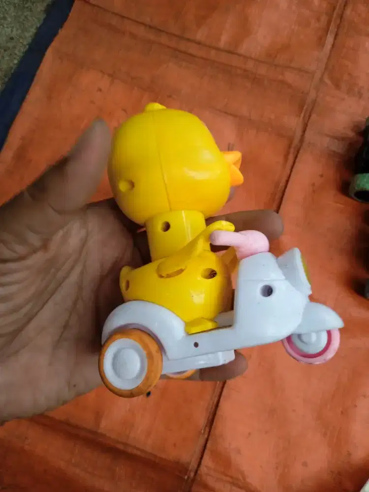 Mainan Bebek motor tekan jalan