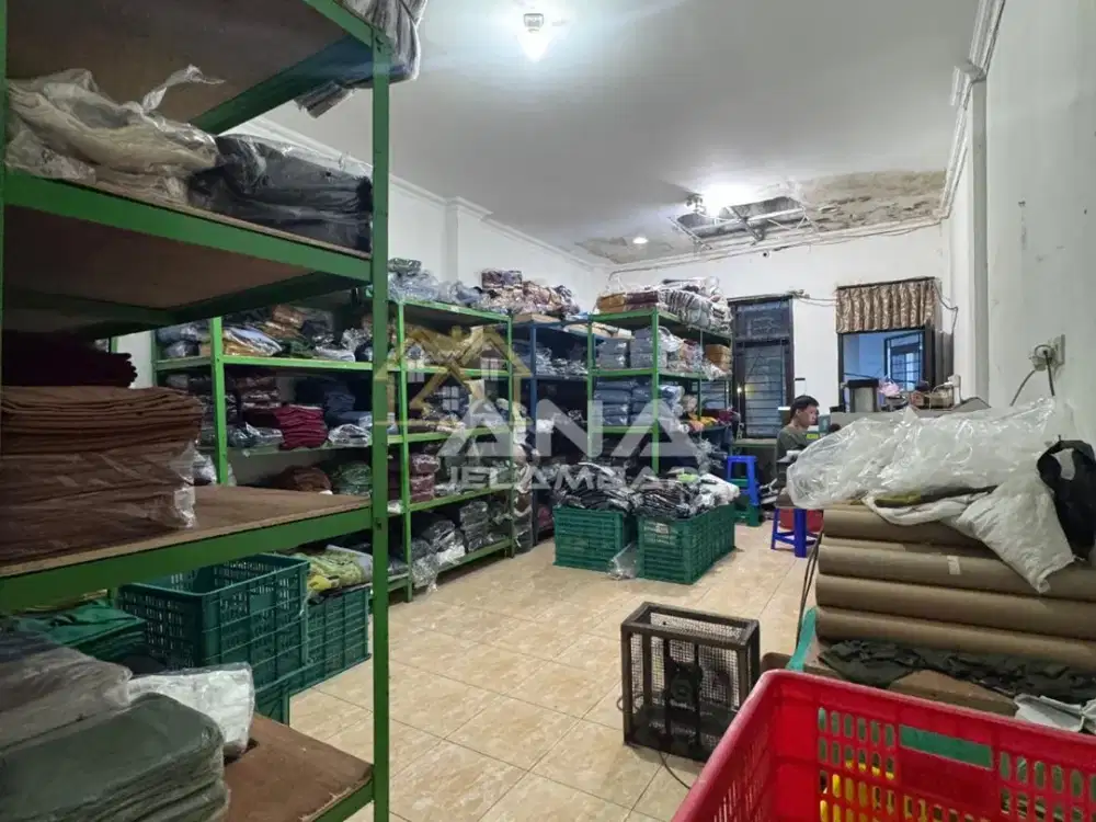 ANA RUMAH UK 4X15M LOKASI BAGUS STRATEGIS DI JELAMBAR