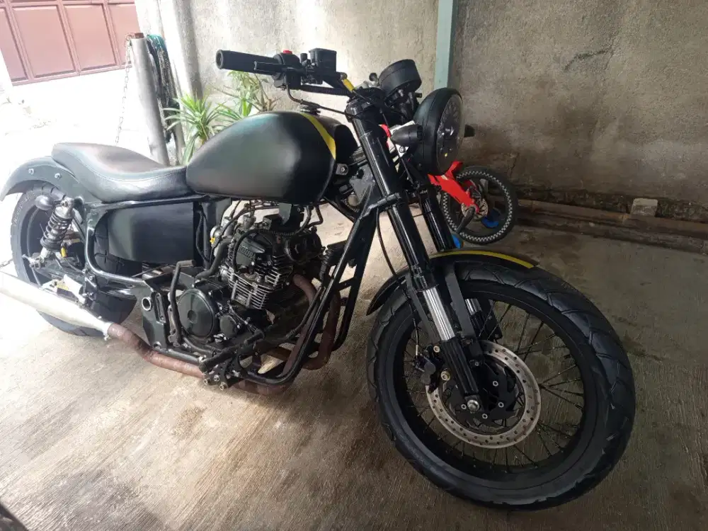 Scorpio custom bobberr