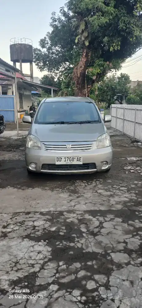 TOYOTA RAUM 2004 A.T