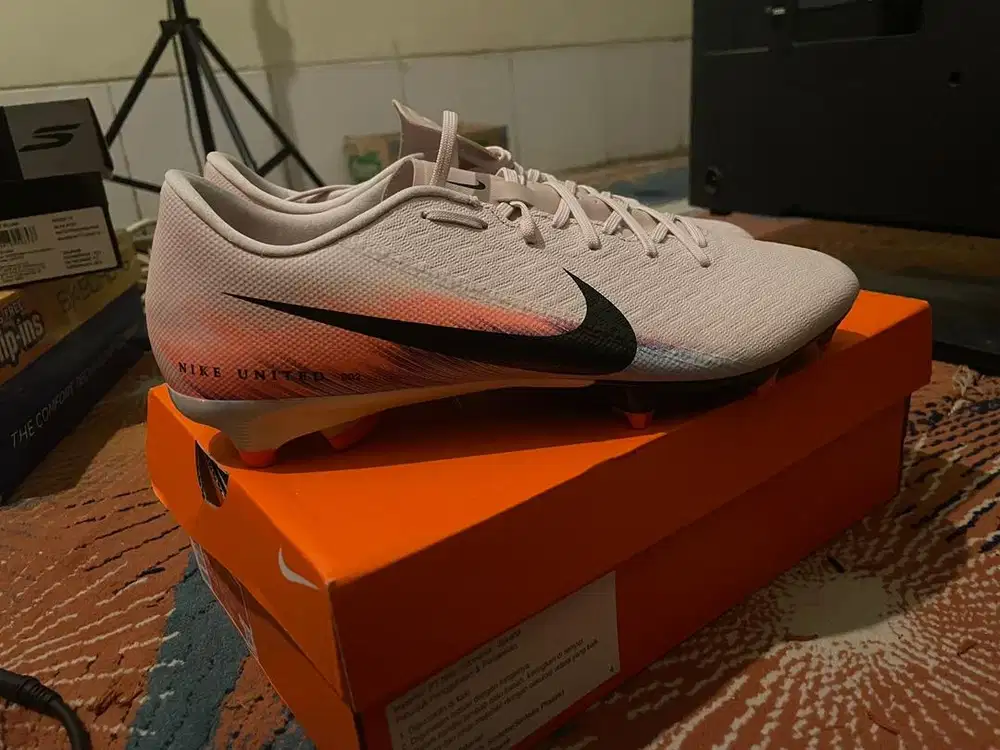 Jual sepatu bola Nike Mercurial Nike United Version