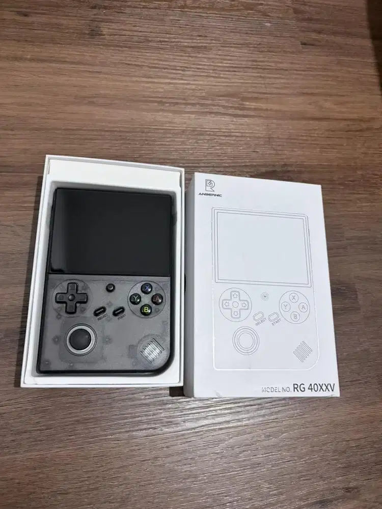 Anbernic RG40XXV (Like New)