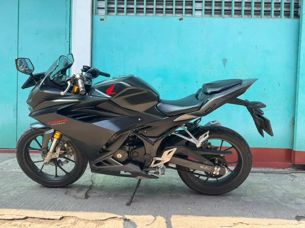 Honda CBR New 150 R thun 2021 pajak hidup mesin halus jozz siap gas.