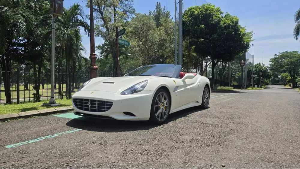 Ferrari California HS 30 2013 White On Red