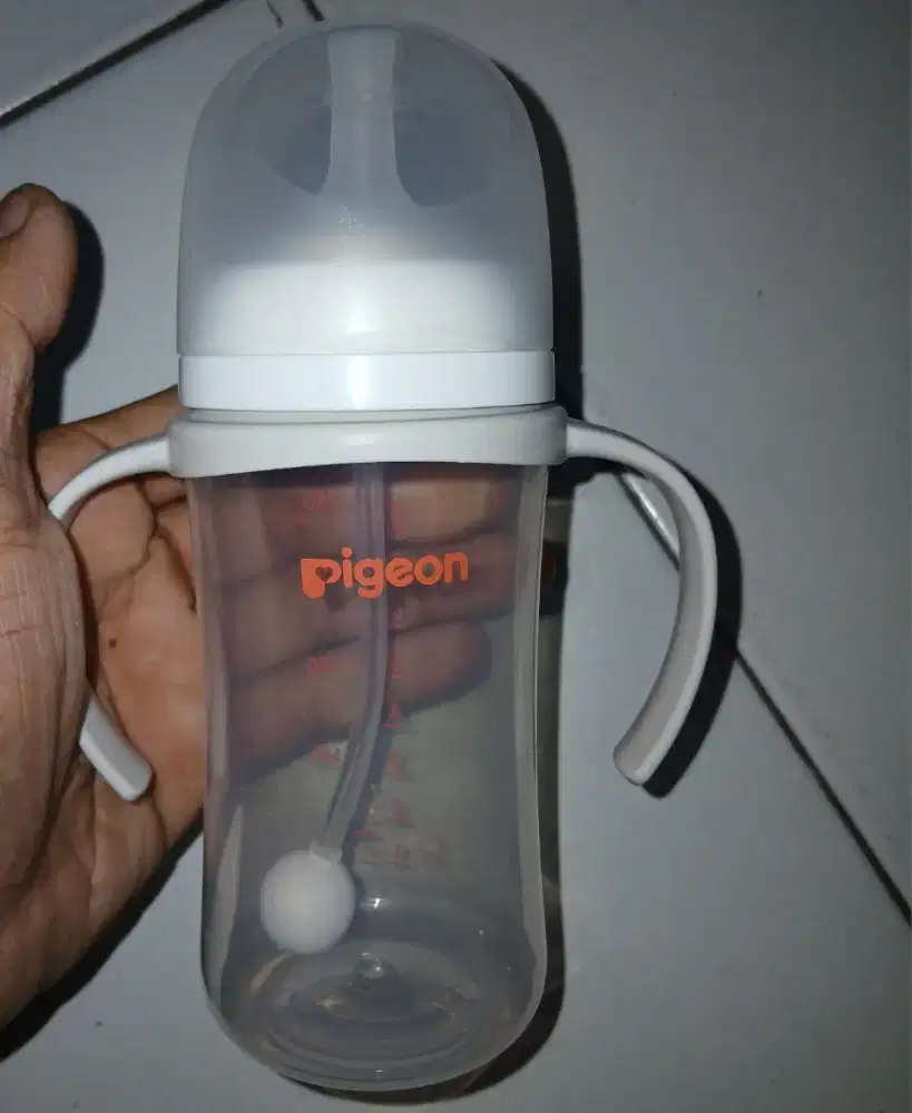 Take all Botol Minum Pigeon SofTouch 2 Step Straw Bottle 240ml