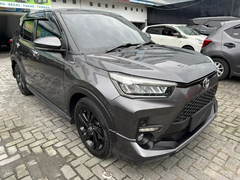 Raize 1.0 GR Sport 2021 Abu - abu