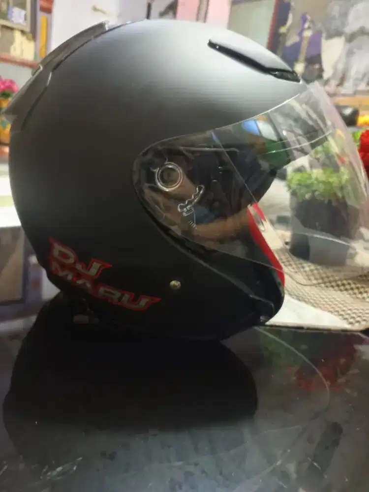Jual helm kyt hitam