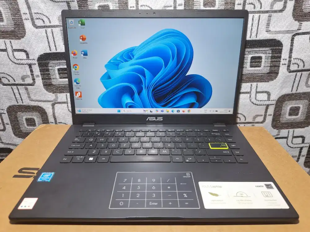 Laptop Asus VivoBook E410MA keyboard nyala layar FHD slim bazelless