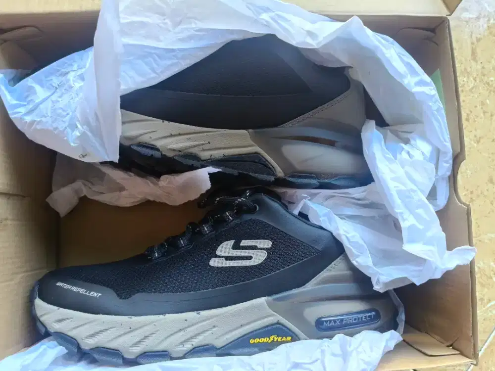 Skechers Outdoor like new