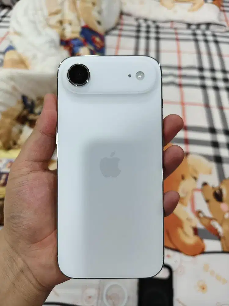 Iphone 17 Air  256Gb White/ Putih