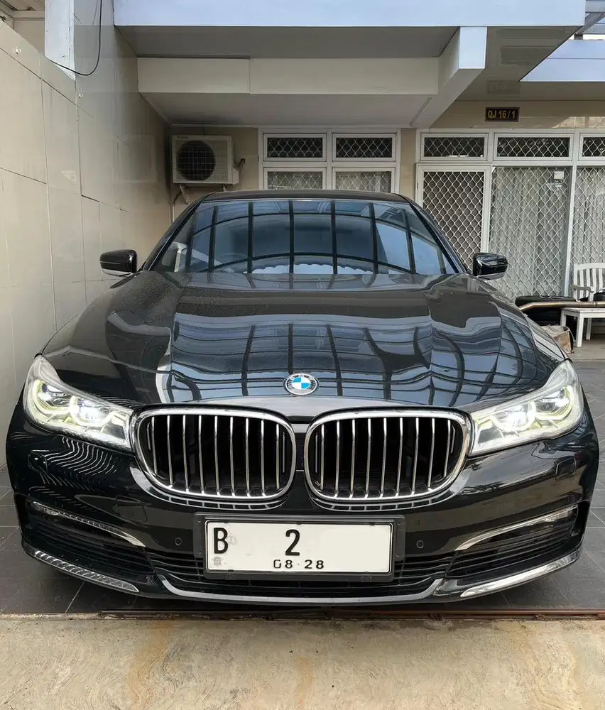 BMW 730i Series