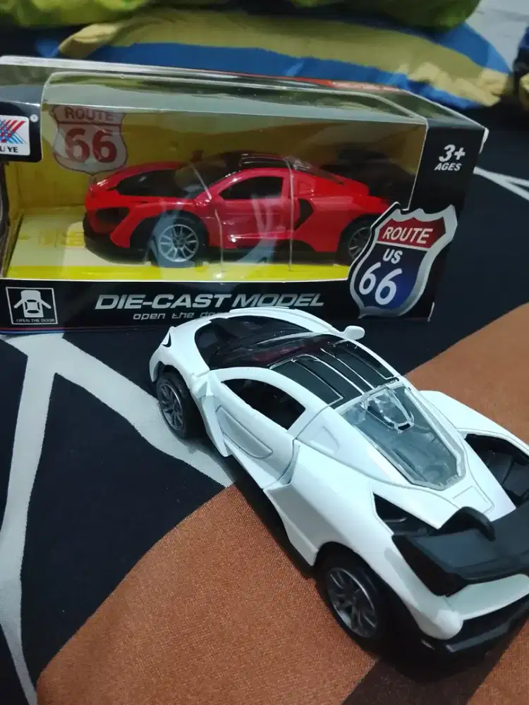Diecast mobil, motor dan bus